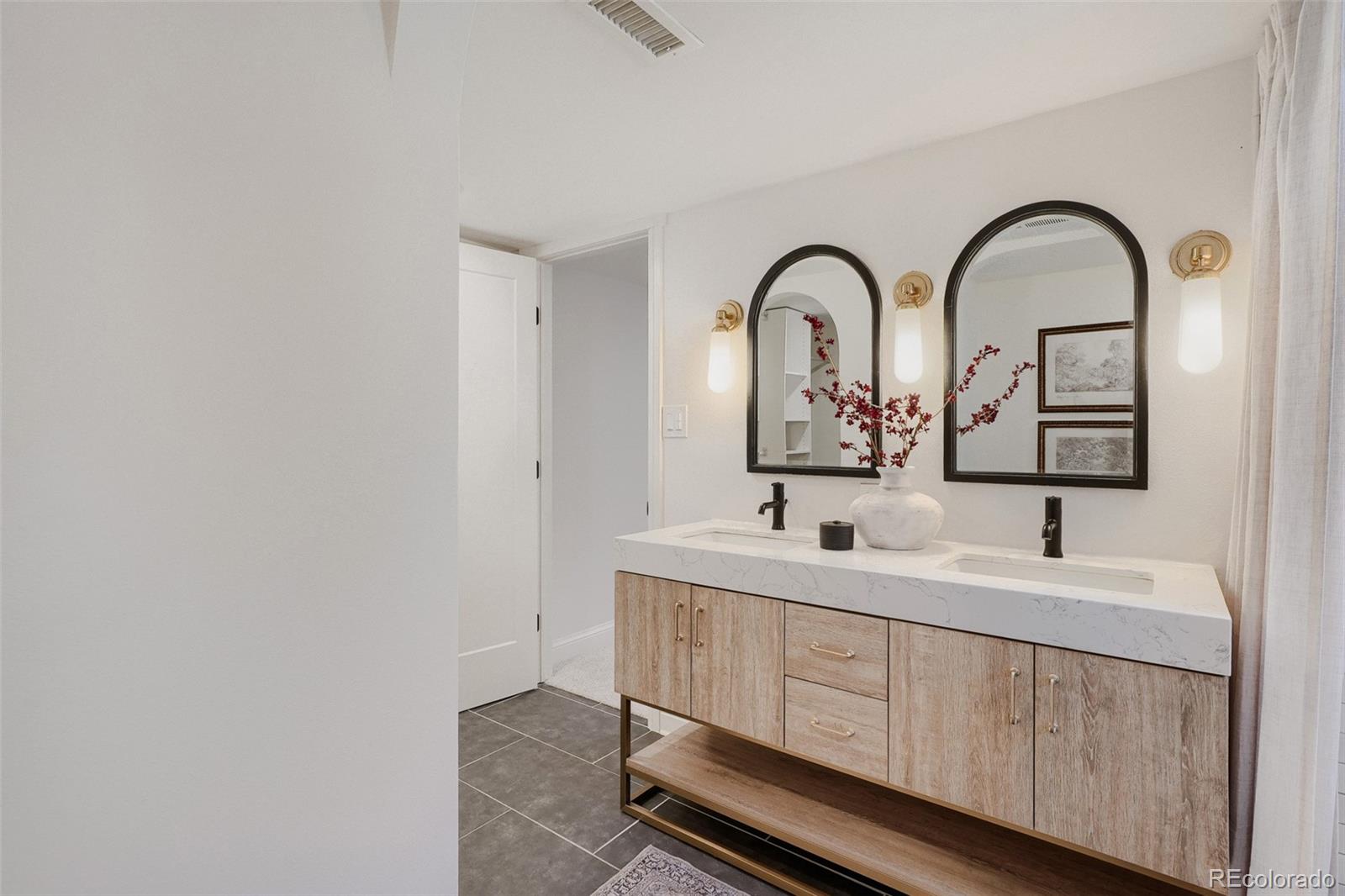 MLS Image #20 for 425 s alcott street,denver, Colorado