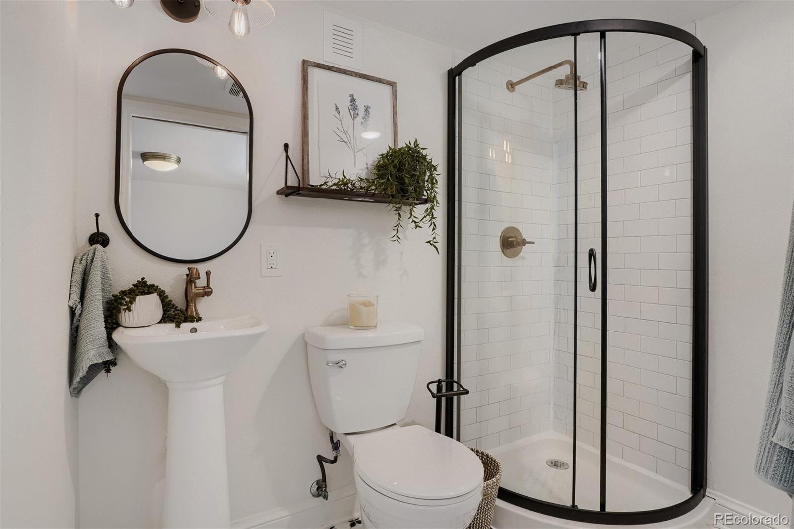 MLS Image #24 for 425 s alcott street,denver, Colorado