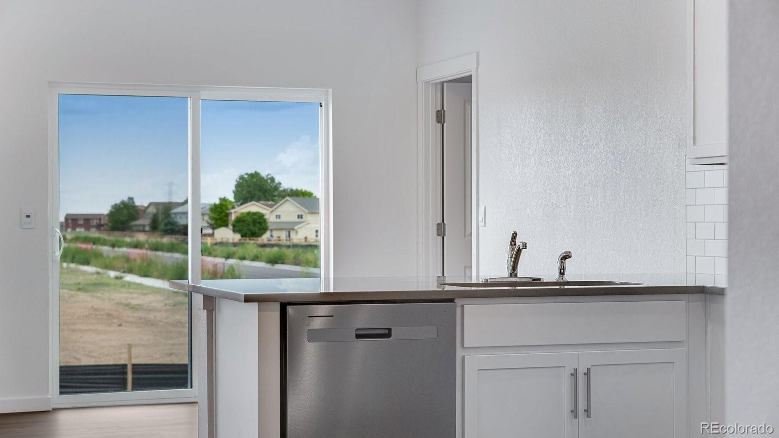 MLS Image #4 for 1018  alpine street,lochbuie, Colorado