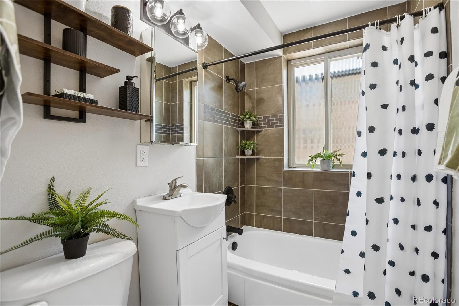 MLS Image #31 for 271 n grant street,denver, Colorado