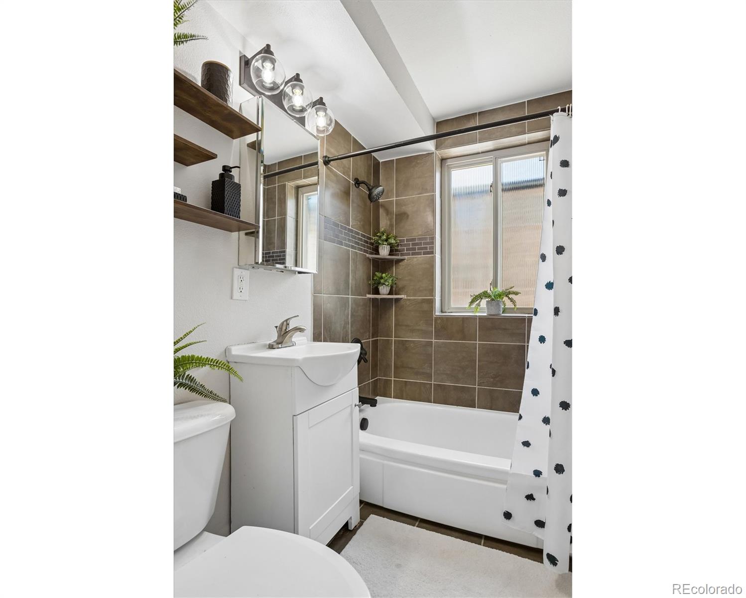 MLS Image #32 for 271 n grant street,denver, Colorado