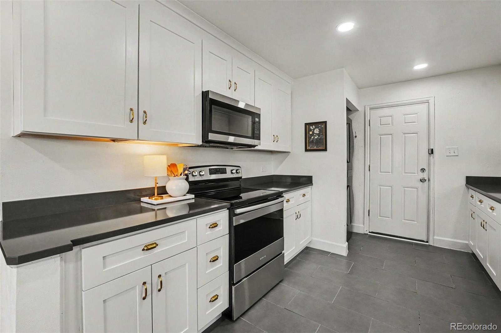 MLS Image #9 for 2290 w center avenue,denver, Colorado