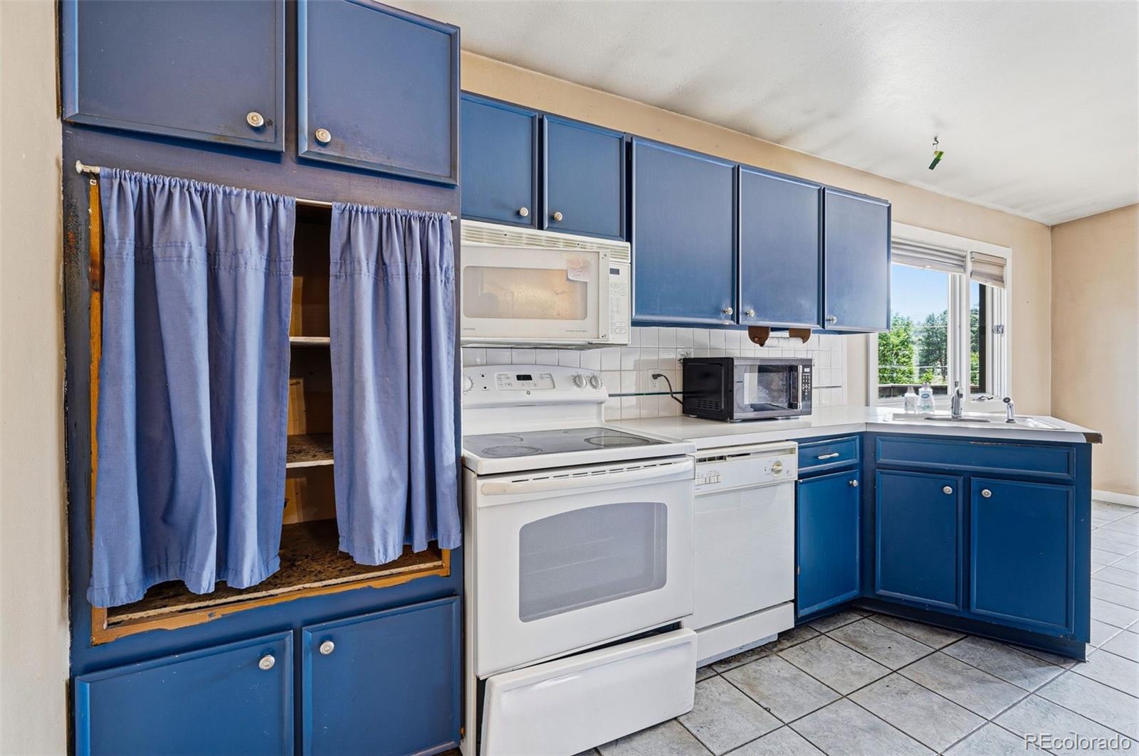 MLS Image #11 for 27876  lupine drive,evergreen, Colorado