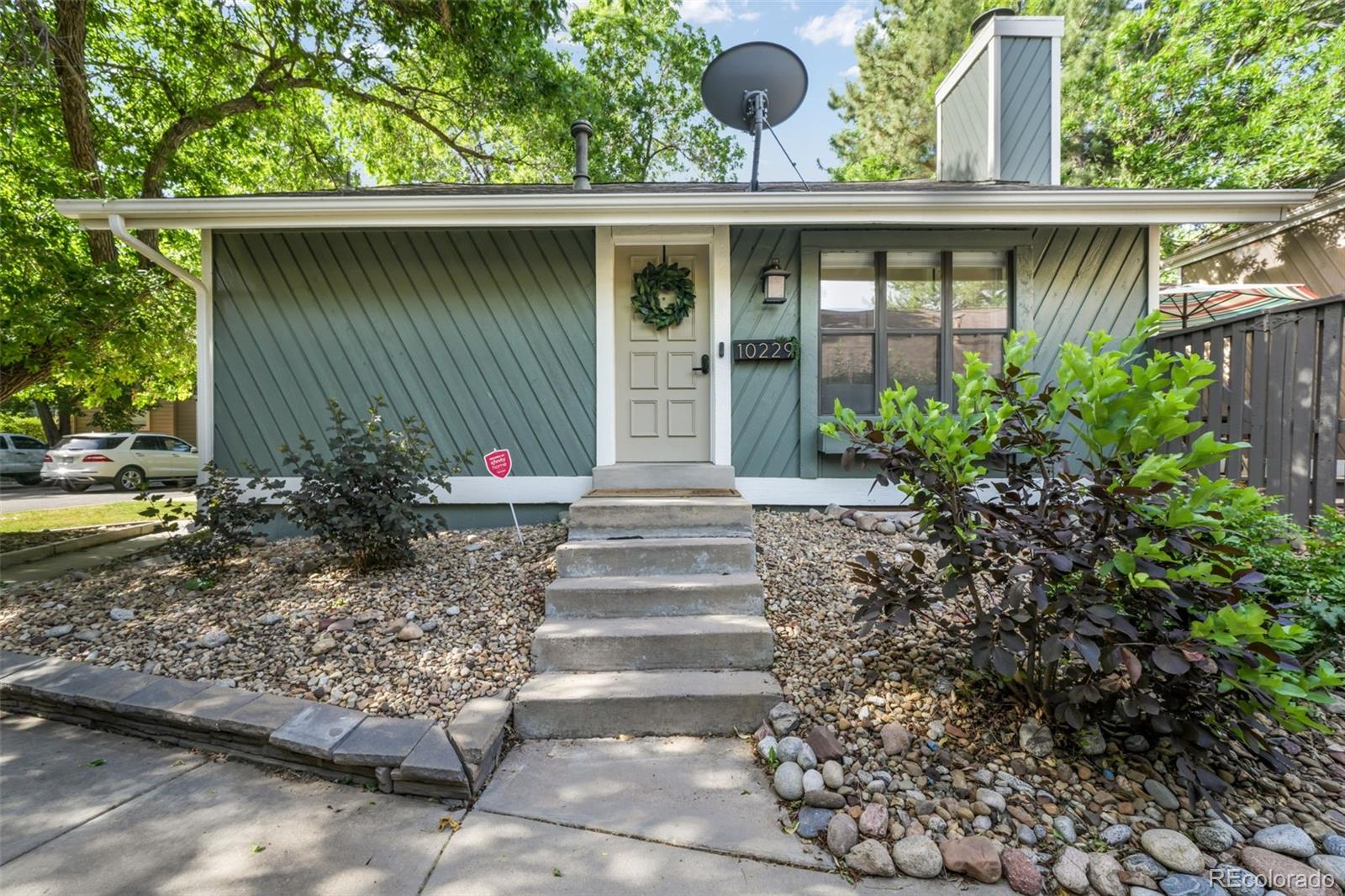 MLS Image #0 for 10229 e peakview avenue,englewood, Colorado