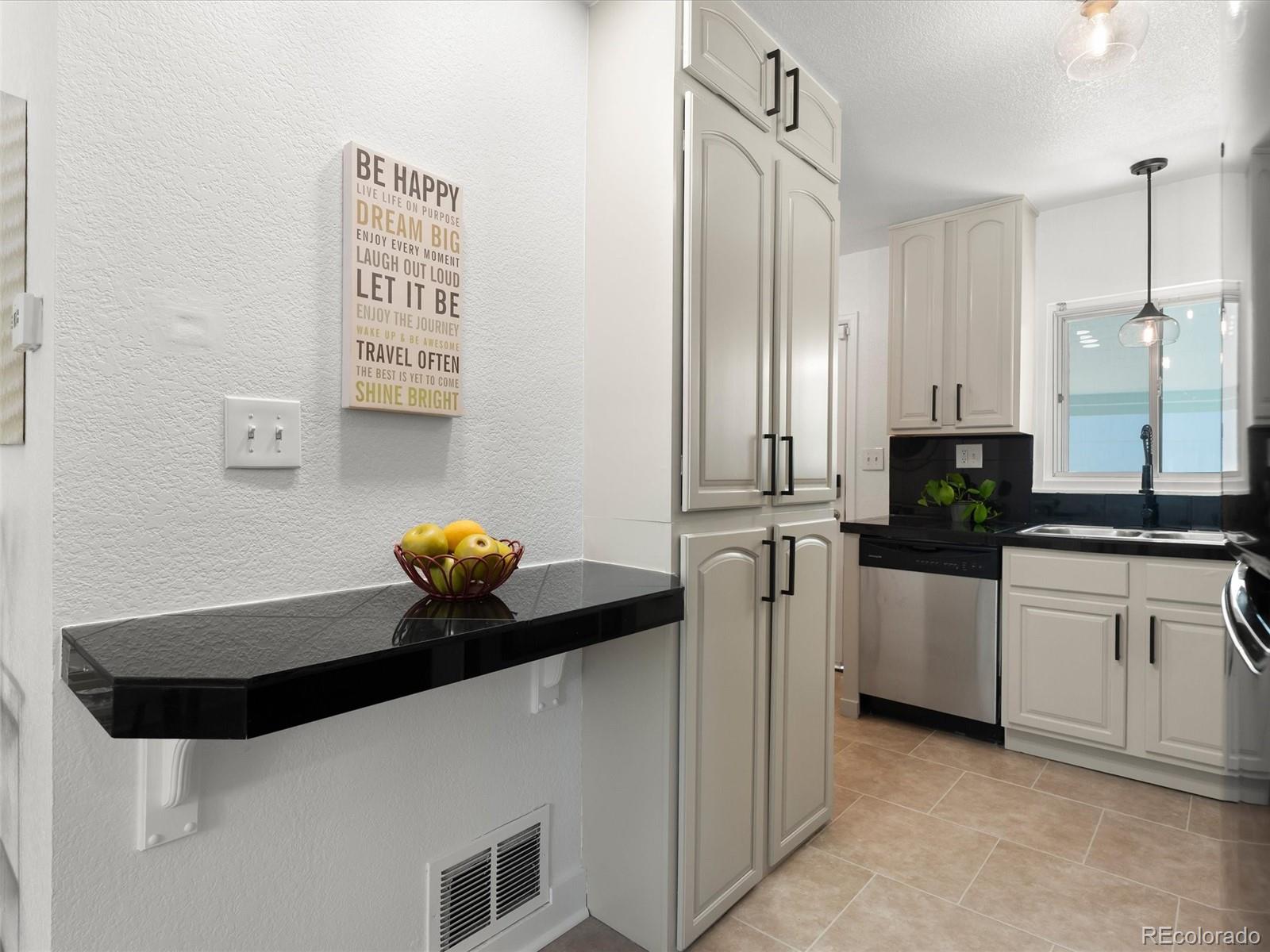 MLS Image #8 for 1220  ulster street,denver, Colorado