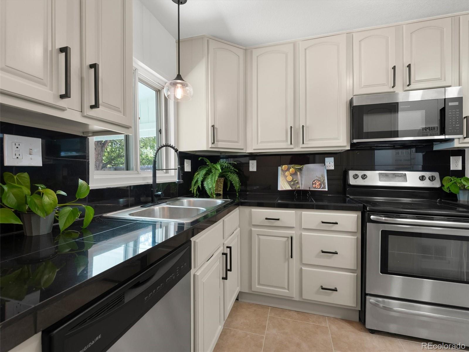 MLS Image #9 for 1220  ulster street,denver, Colorado