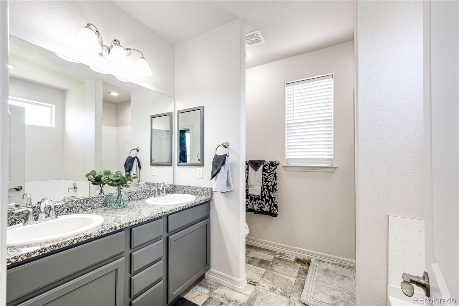 MLS Image #16 for 56300 e 25th avenue,strasburg, Colorado