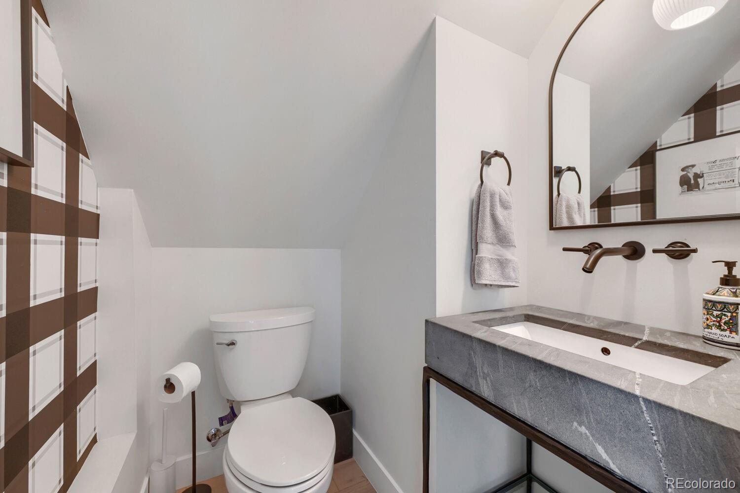 MLS Image #40 for 1617 s pennsylvania street,denver, Colorado