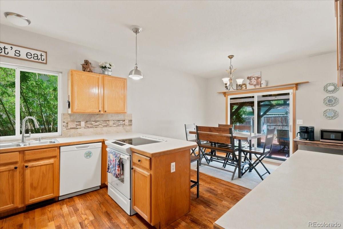 MLS Image #12 for 1116  summit court,windsor, Colorado