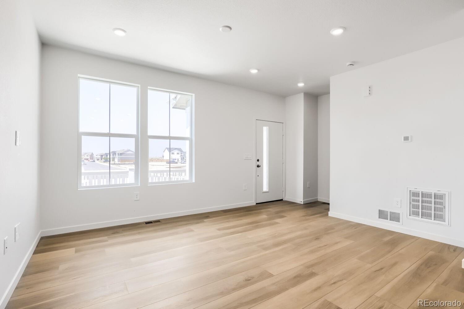 MLS Image #4 for 390 n bersshine court,watkins, Colorado