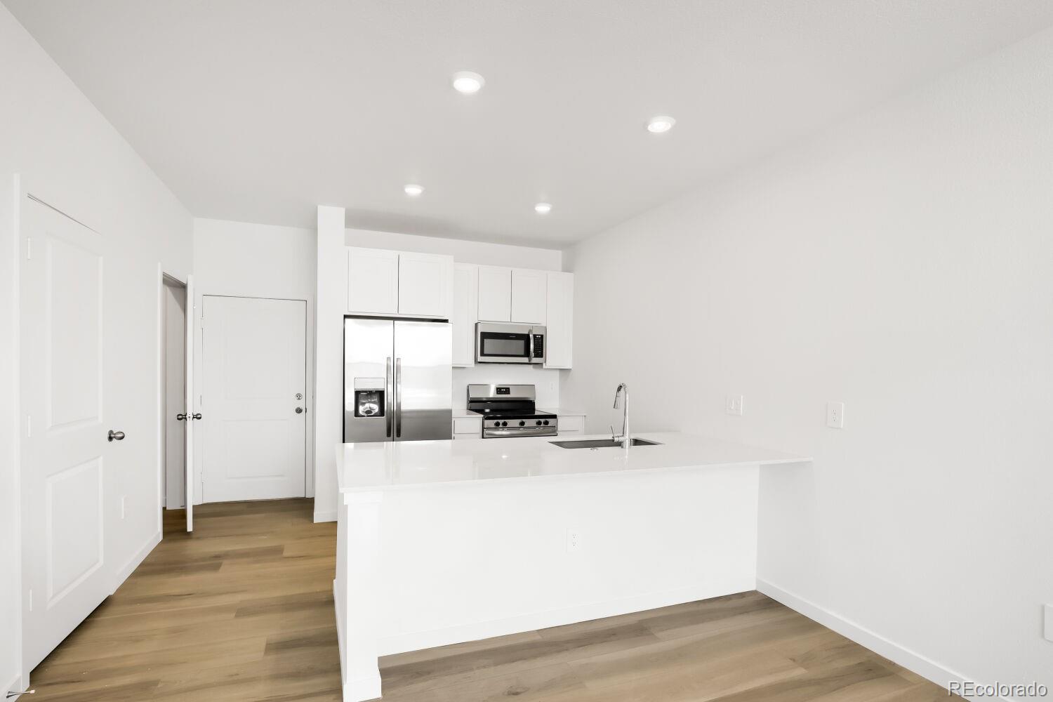 MLS Image #6 for 390 n bersshine court,watkins, Colorado