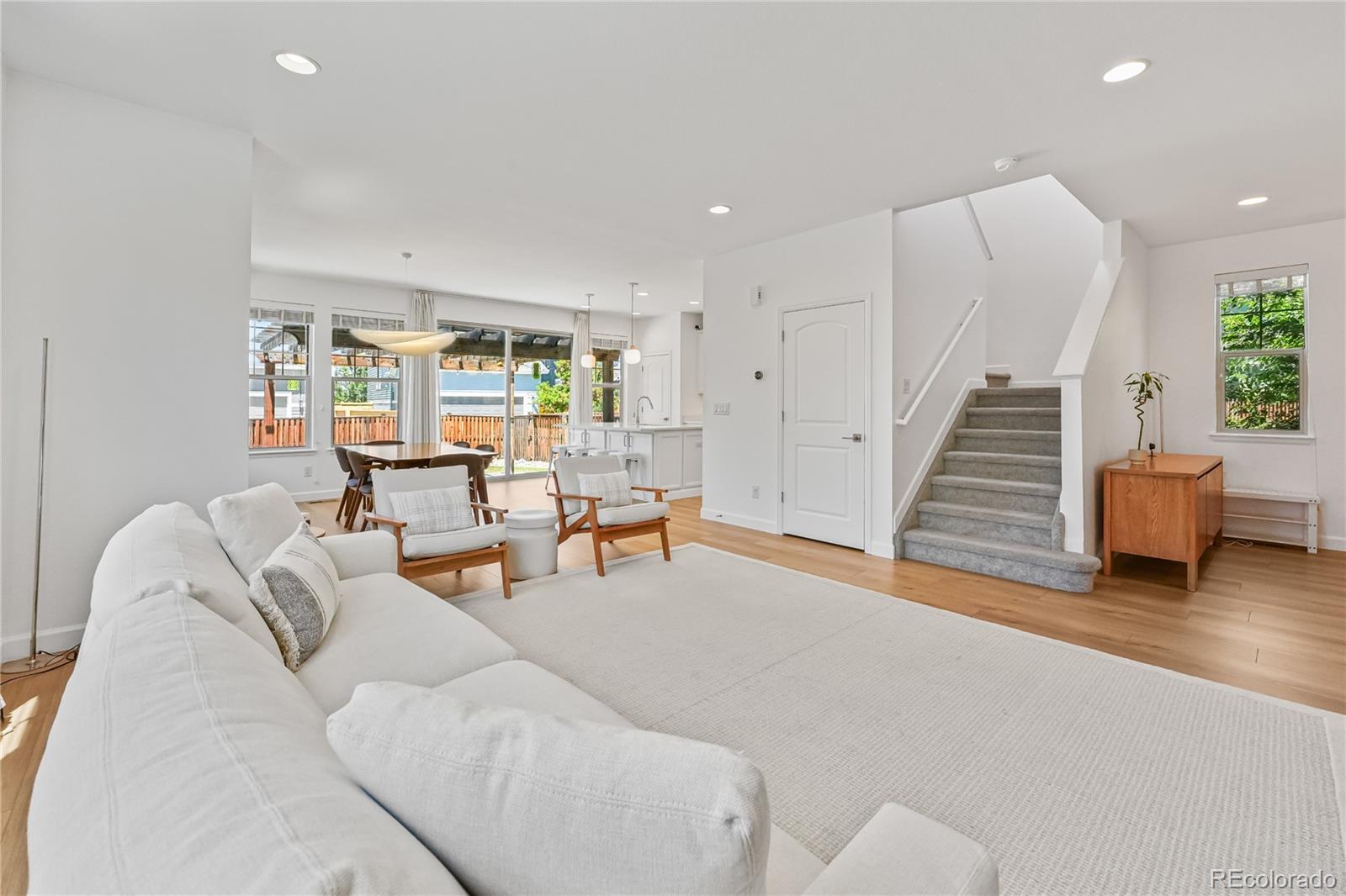 MLS Image #10 for 9457 e 52nd avenue,denver, Colorado