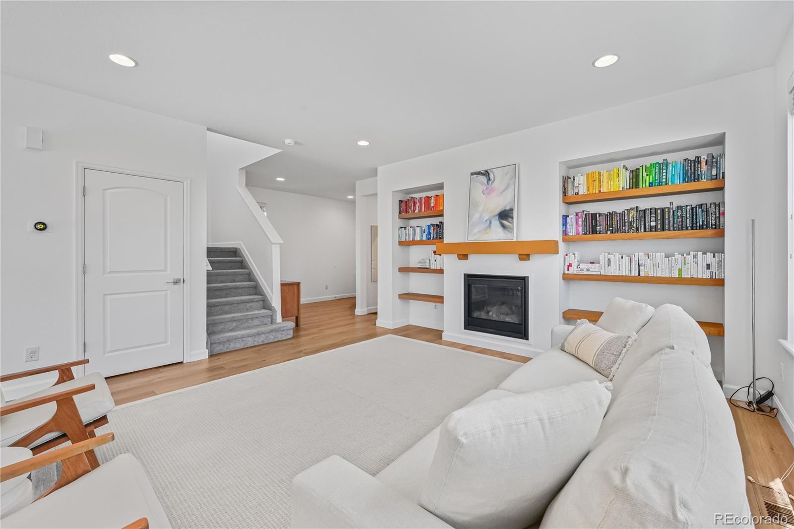 MLS Image #11 for 9457 e 52nd avenue,denver, Colorado