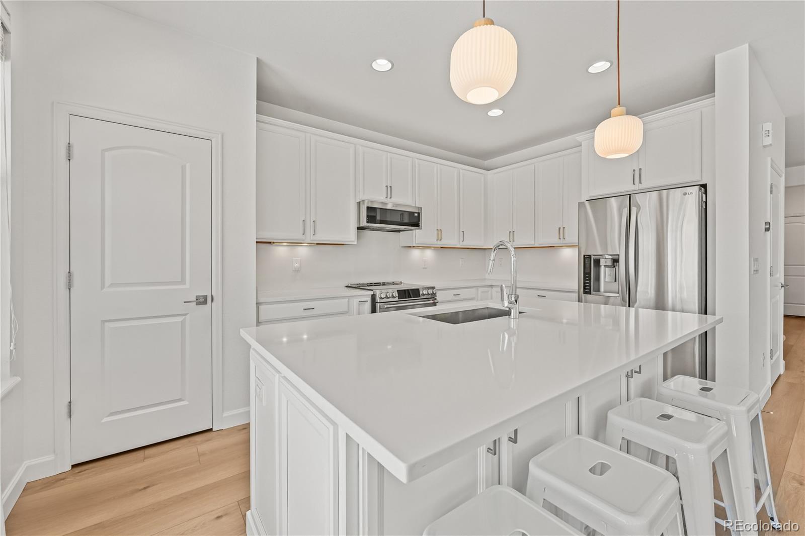 MLS Image #16 for 9457 e 52nd avenue,denver, Colorado