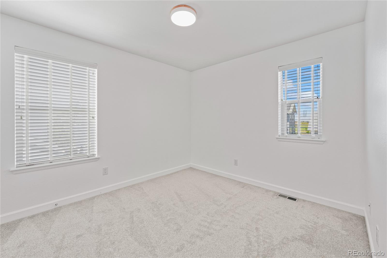 MLS Image #29 for 9457 e 52nd avenue,denver, Colorado