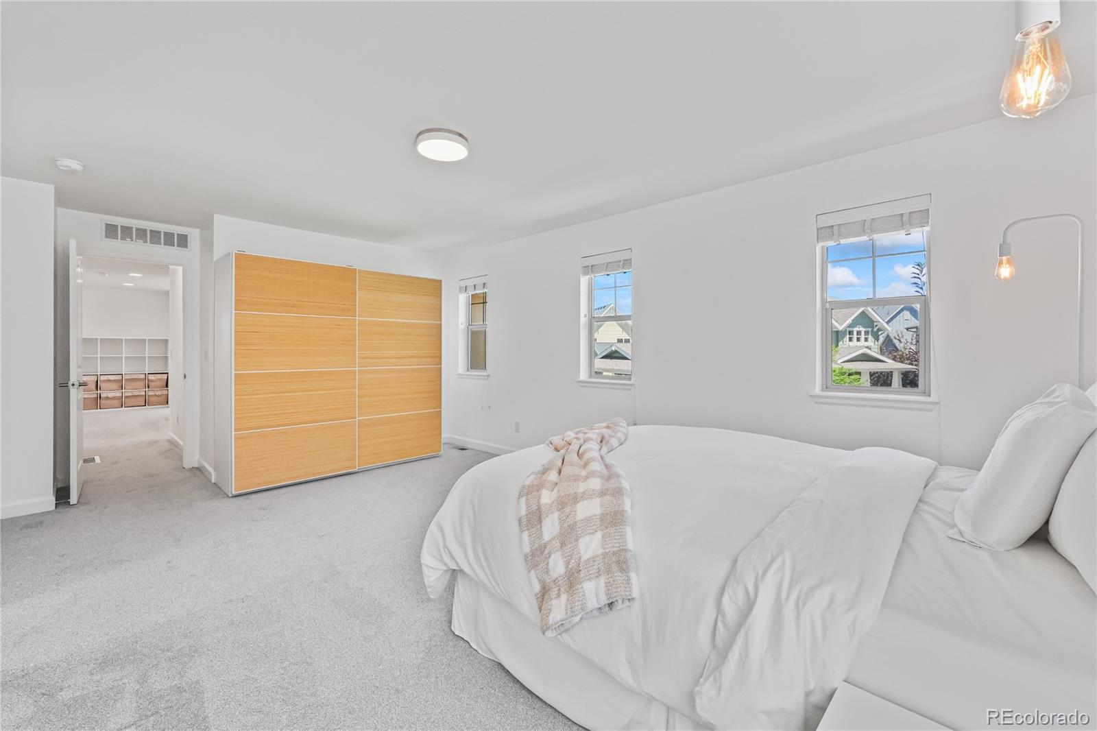 MLS Image #36 for 9457 e 52nd avenue,denver, Colorado