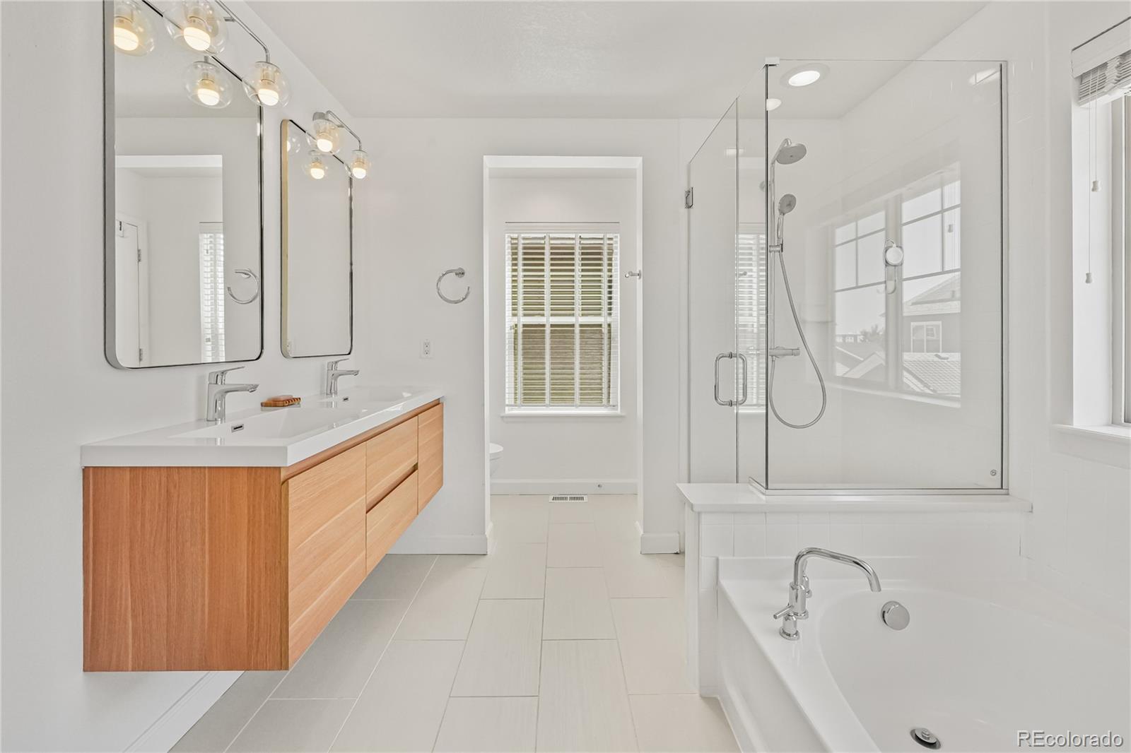 MLS Image #38 for 9457 e 52nd avenue,denver, Colorado
