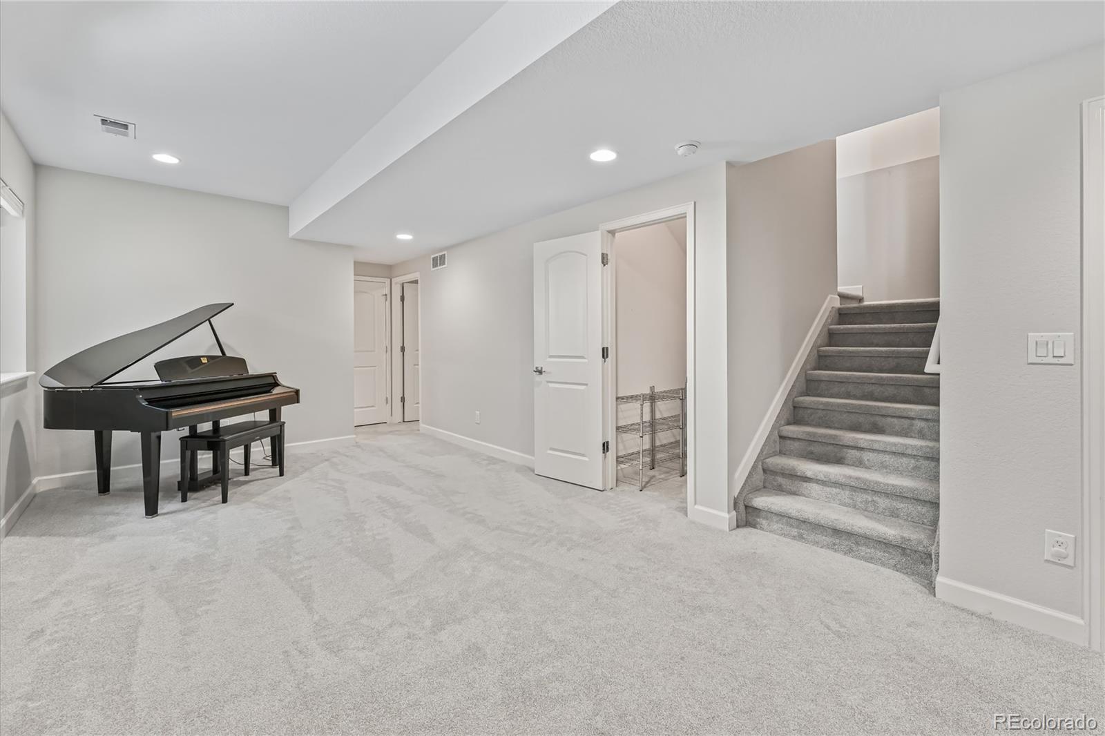 MLS Image #42 for 9457 e 52nd avenue,denver, Colorado