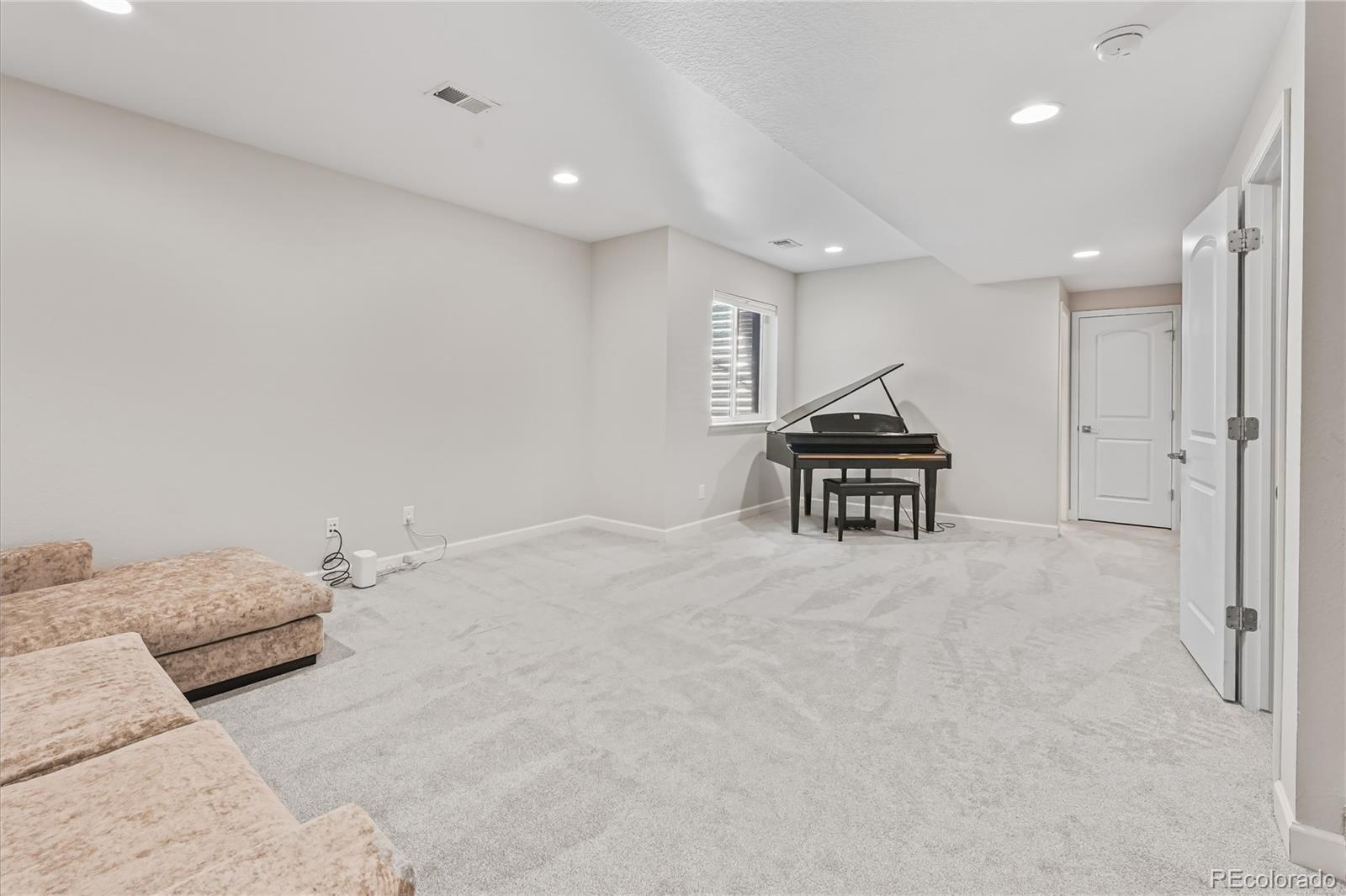 MLS Image #43 for 9457 e 52nd avenue,denver, Colorado
