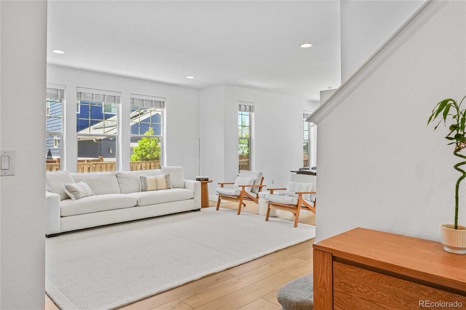MLS Image #7 for 9457 e 52nd avenue,denver, Colorado