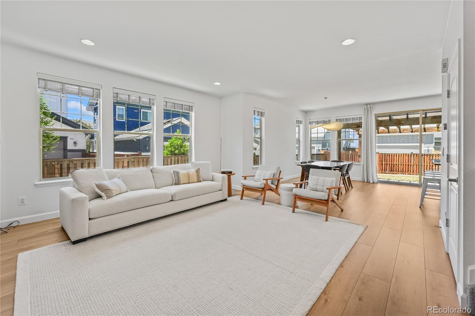MLS Image #8 for 9457 e 52nd avenue,denver, Colorado