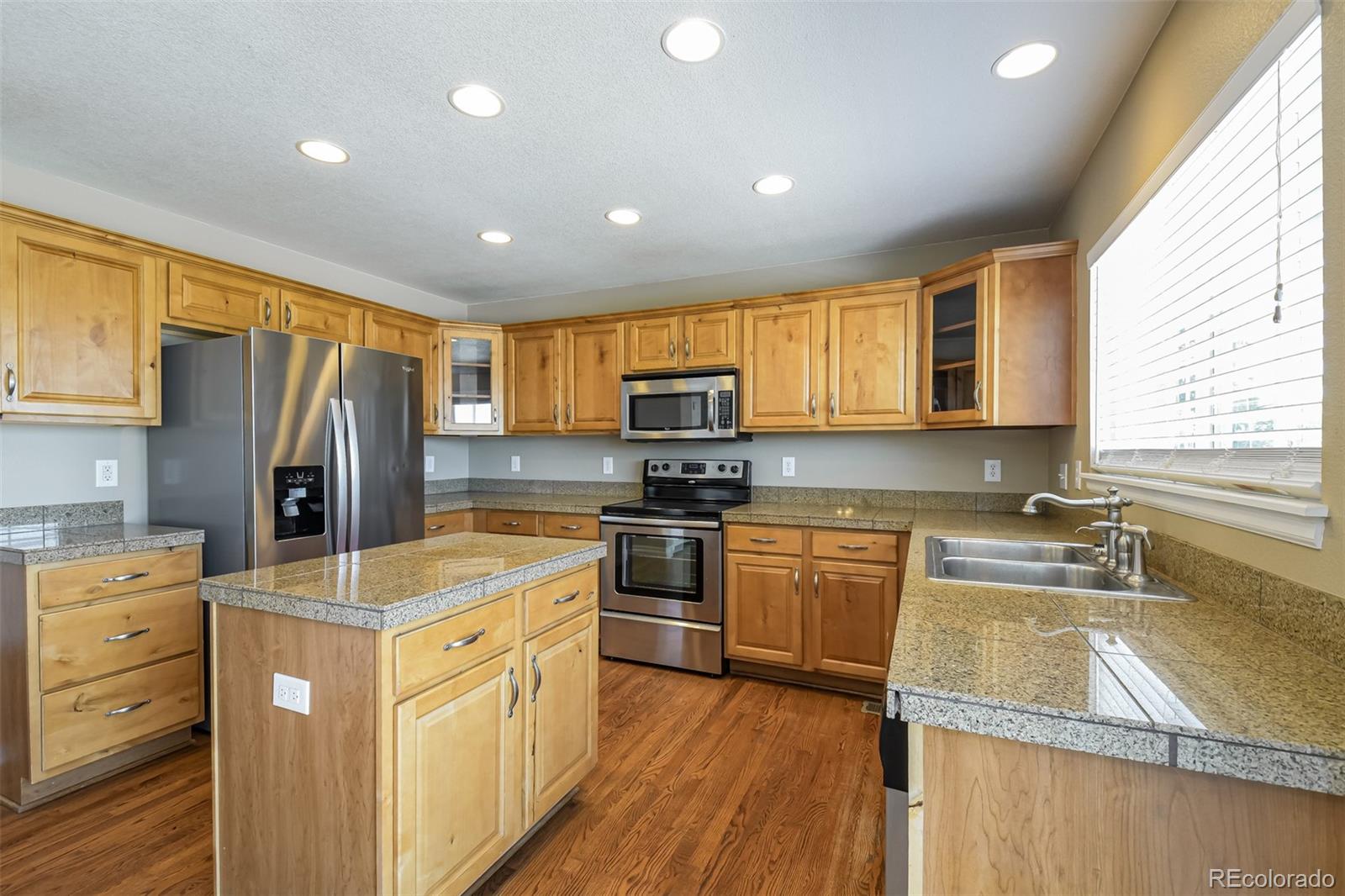 MLS Image #2 for 1148 s duquesne circle,aurora, Colorado