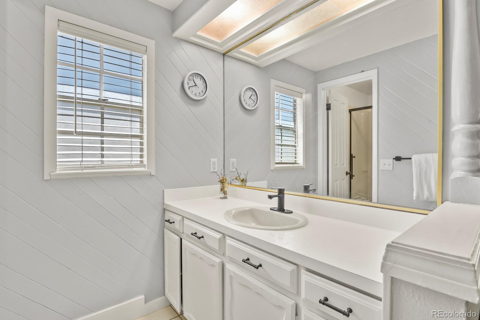 MLS Image #23 for 11581 e yale way,aurora, Colorado