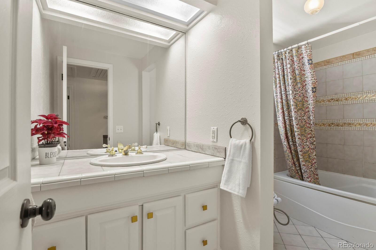 MLS Image #27 for 11581 e yale way,aurora, Colorado