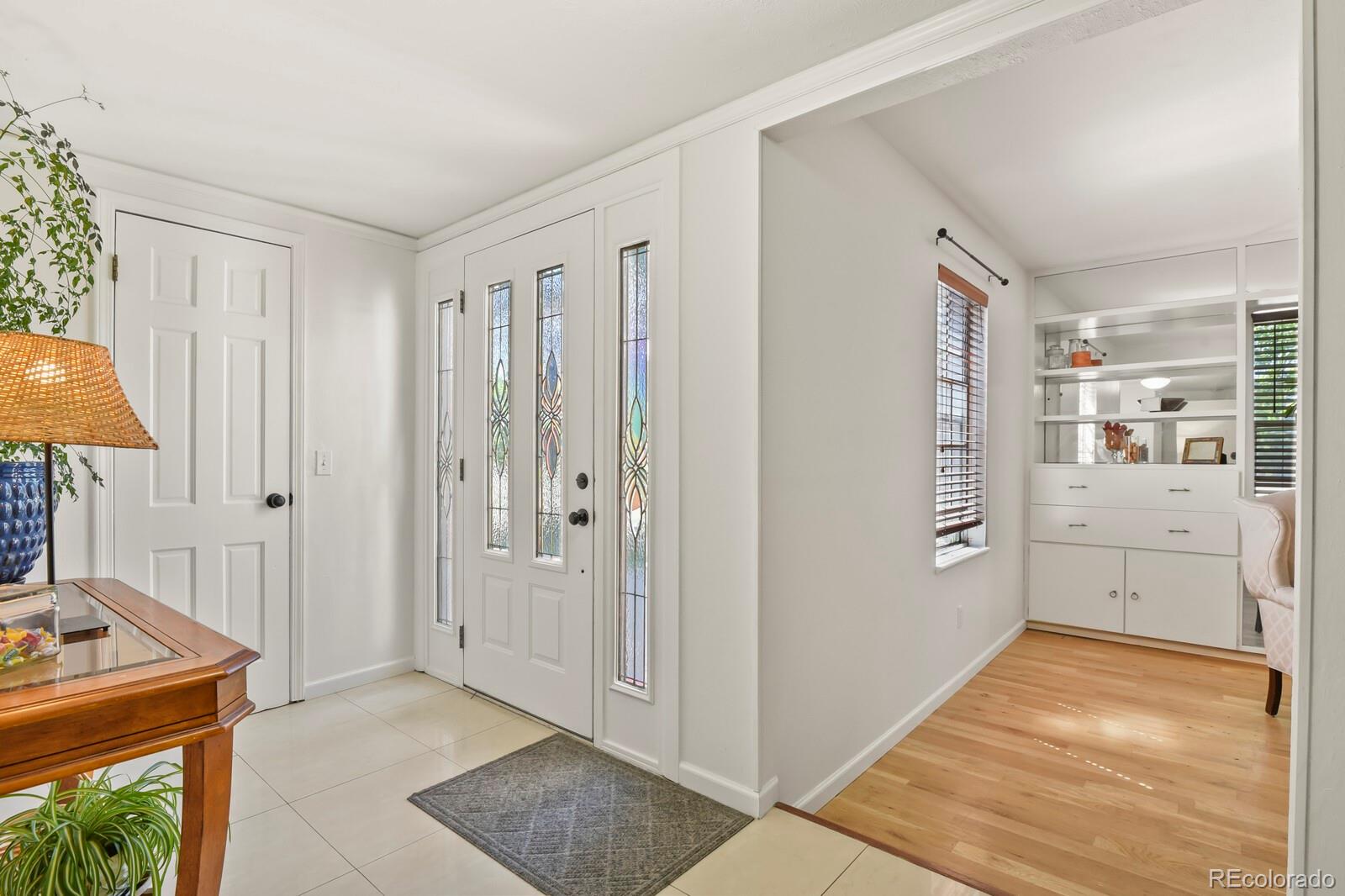 MLS Image #3 for 11581 e yale way,aurora, Colorado