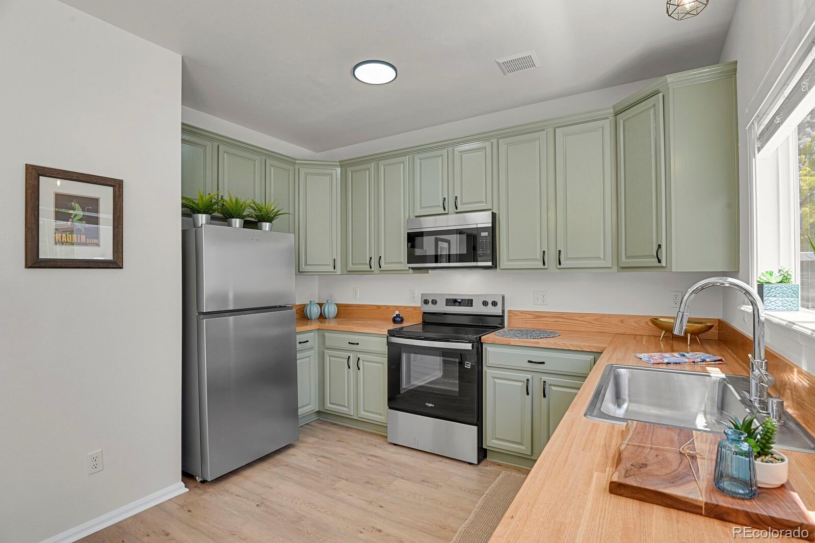 MLS Image #12 for 19650 e 59th drive,aurora, Colorado