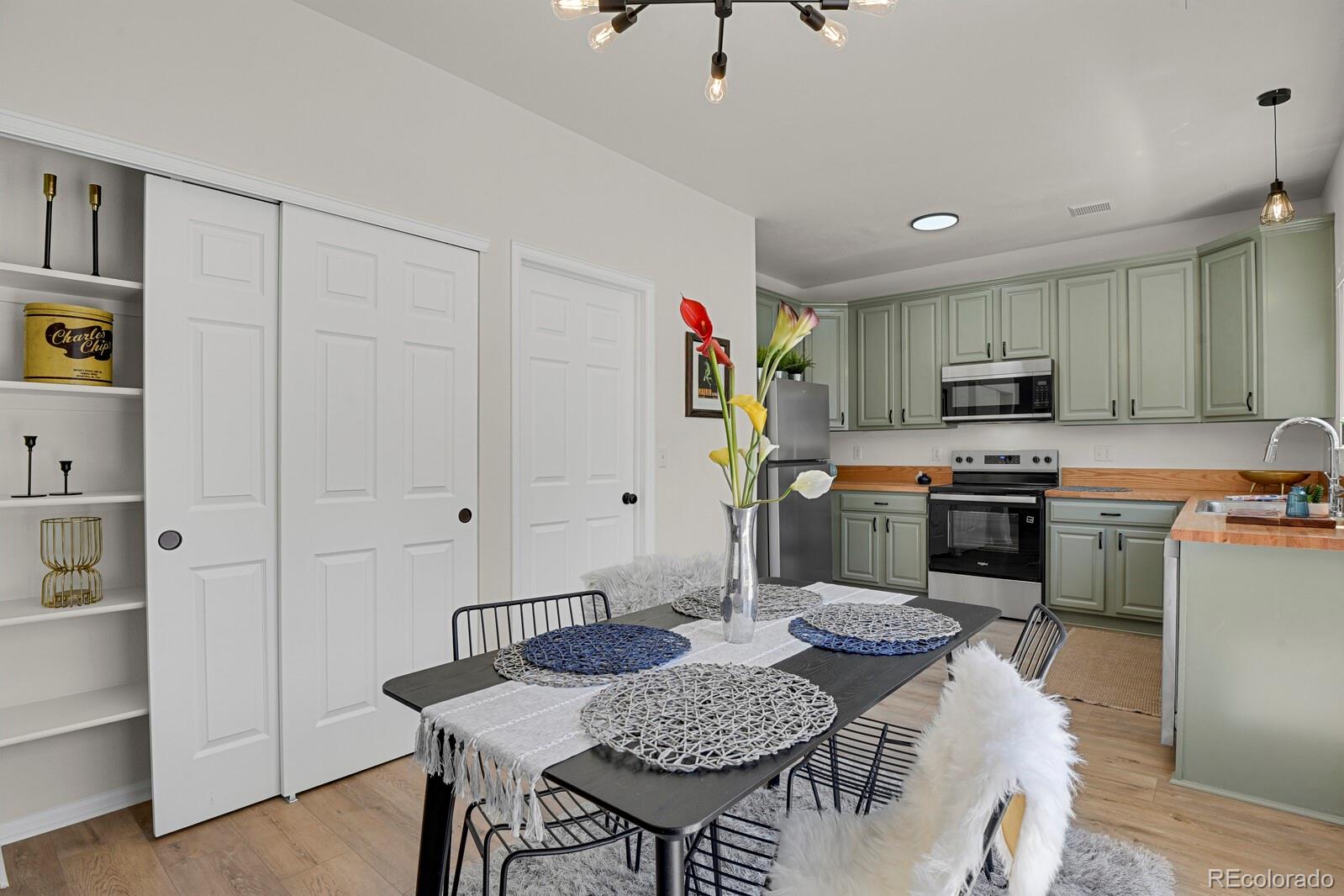 MLS Image #8 for 19650 e 59th drive,aurora, Colorado