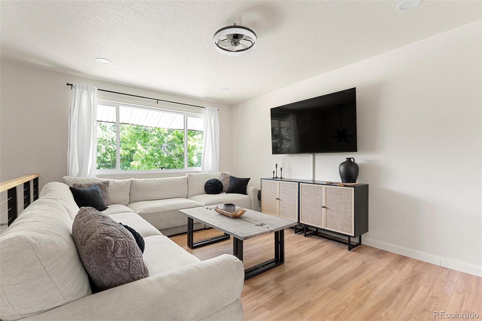 MLS Image #2 for 7683 s vine street,centennial, Colorado