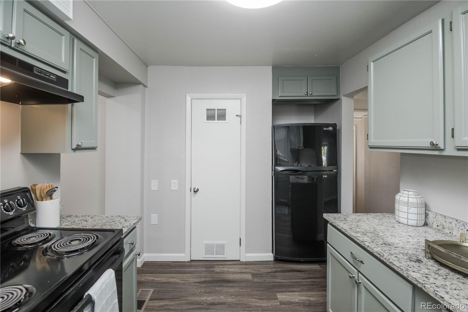 MLS Image #8 for 1965  joliet street,aurora, Colorado