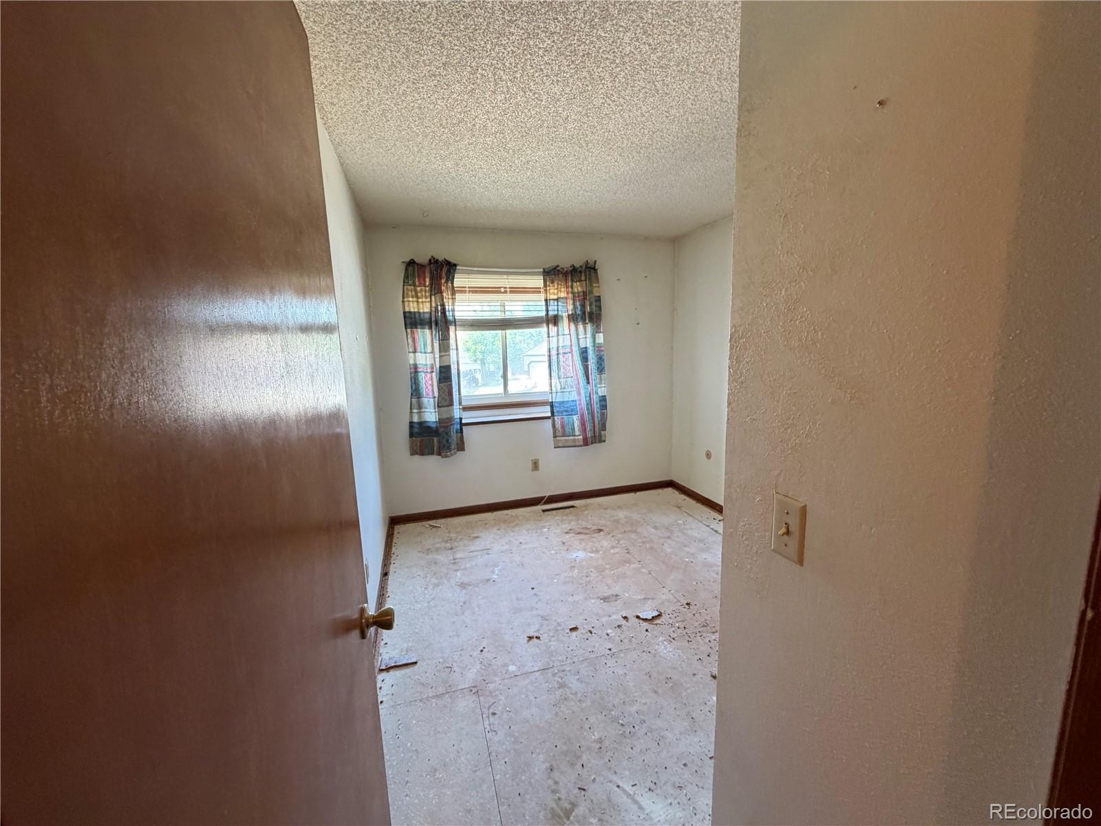 MLS Image #13 for 1674  saulsbury court,loveland, Colorado