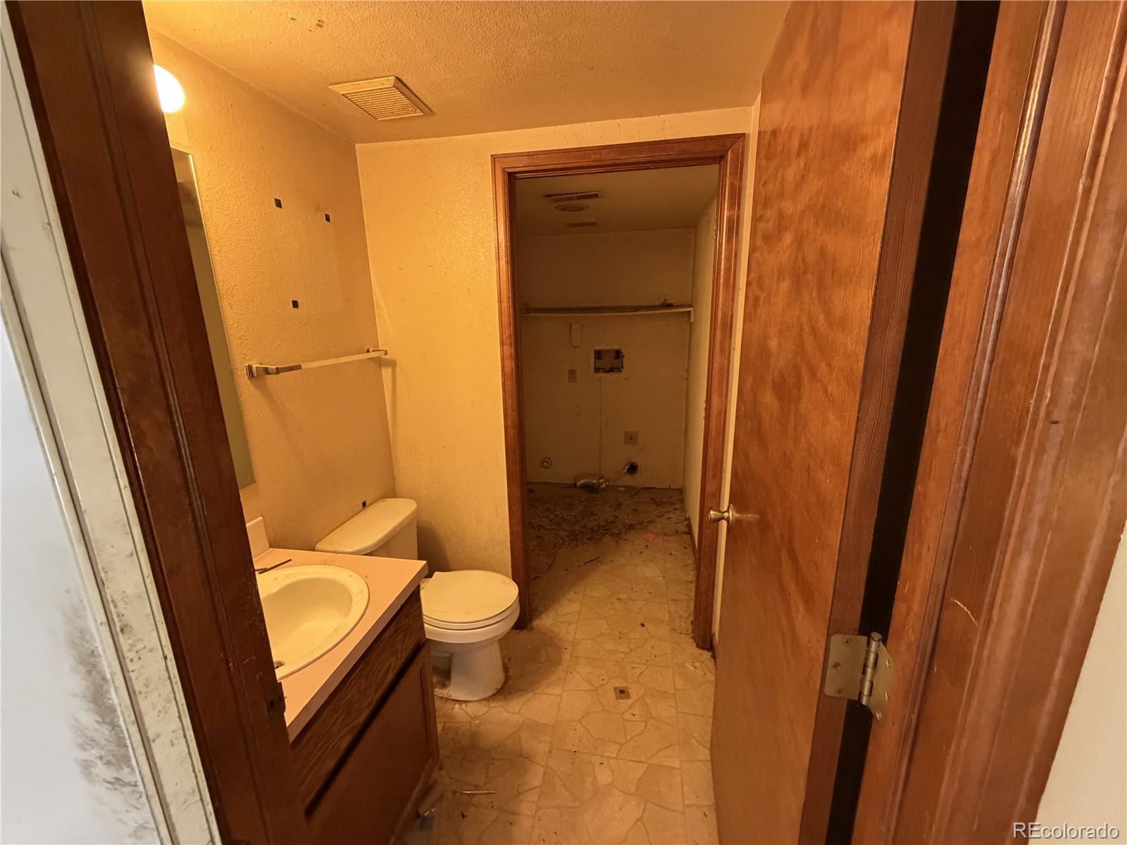 MLS Image #9 for 1674  saulsbury court,loveland, Colorado