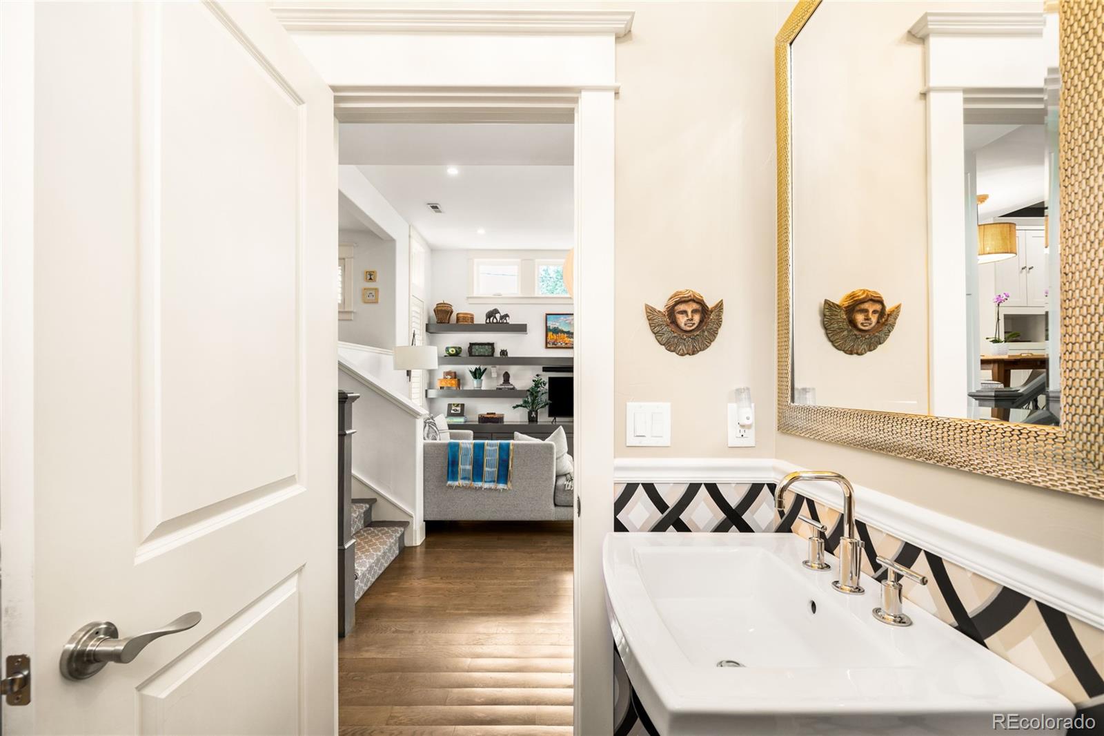 MLS Image #22 for 925 s emerson street,denver, Colorado