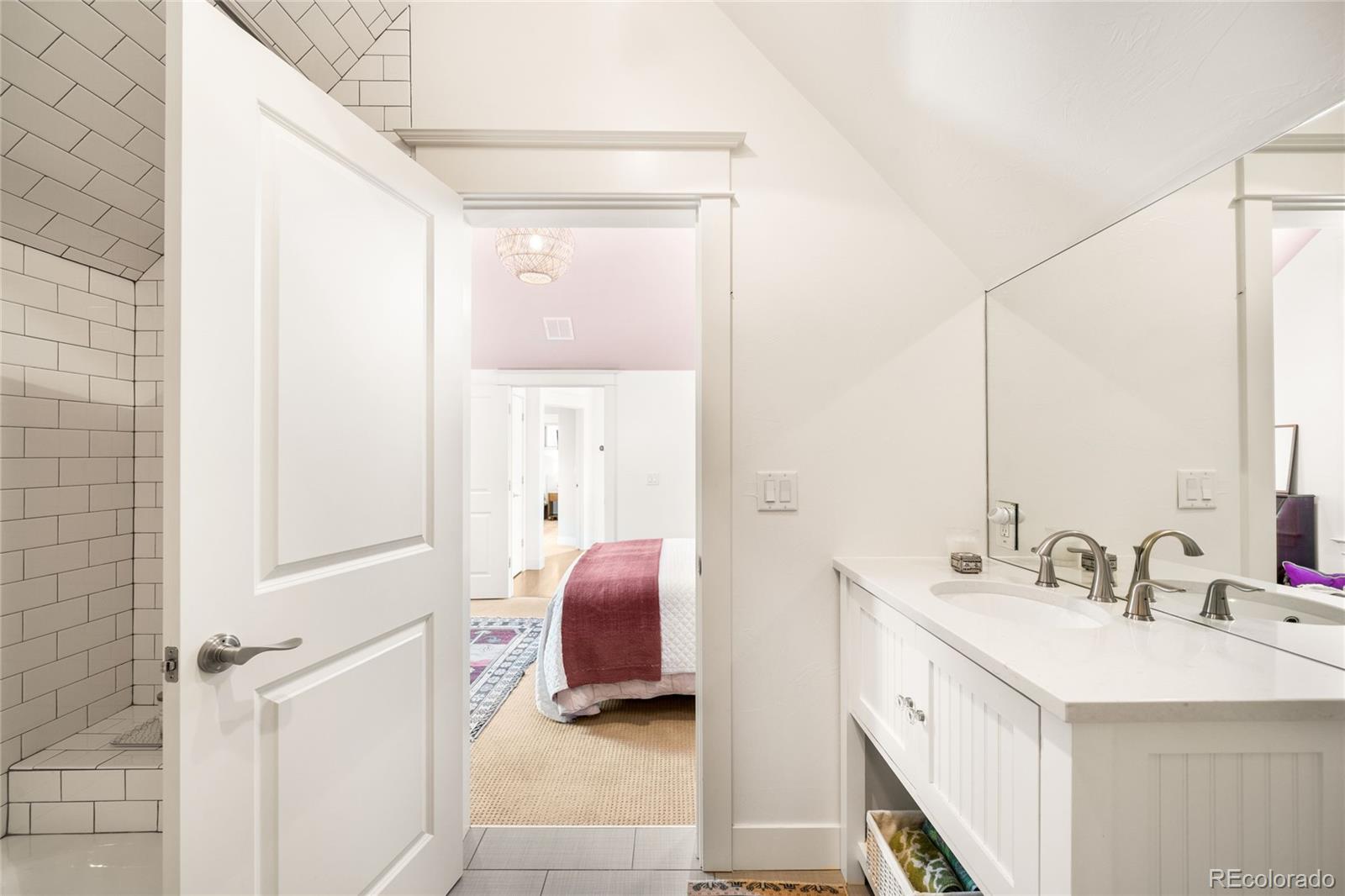 MLS Image #31 for 925 s emerson street,denver, Colorado