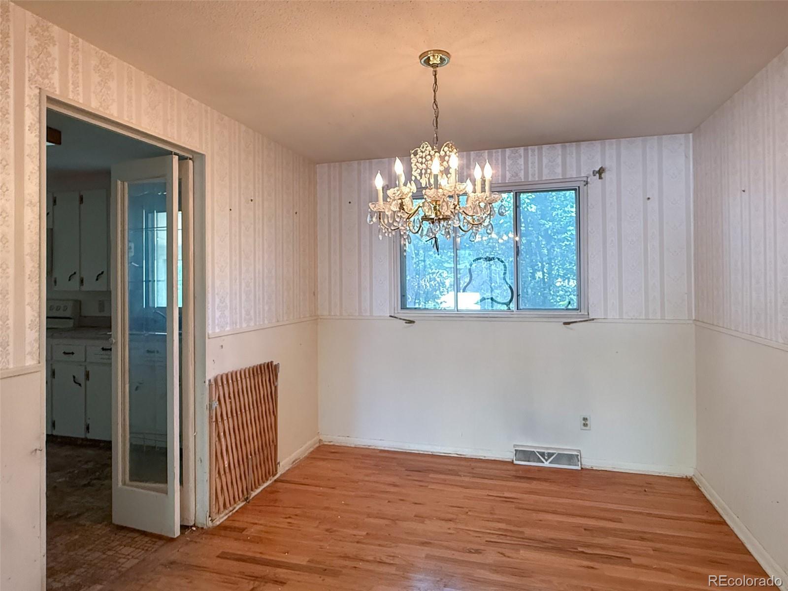 MLS Image #3 for 975 e 9th avenue,broomfield, Colorado