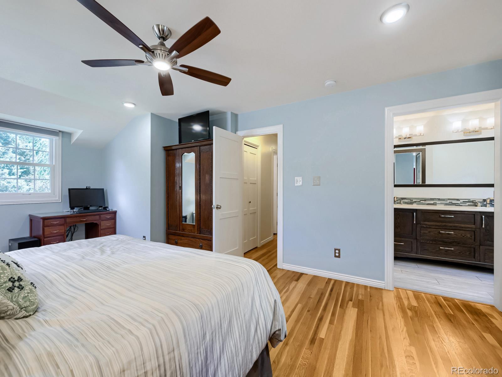 MLS Image #13 for 6767 e dartmouth avenue,denver, Colorado