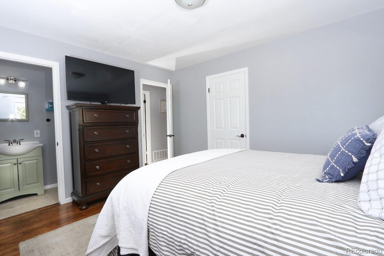 MLS Image #18 for 4945 w amherst avenue,denver, Colorado