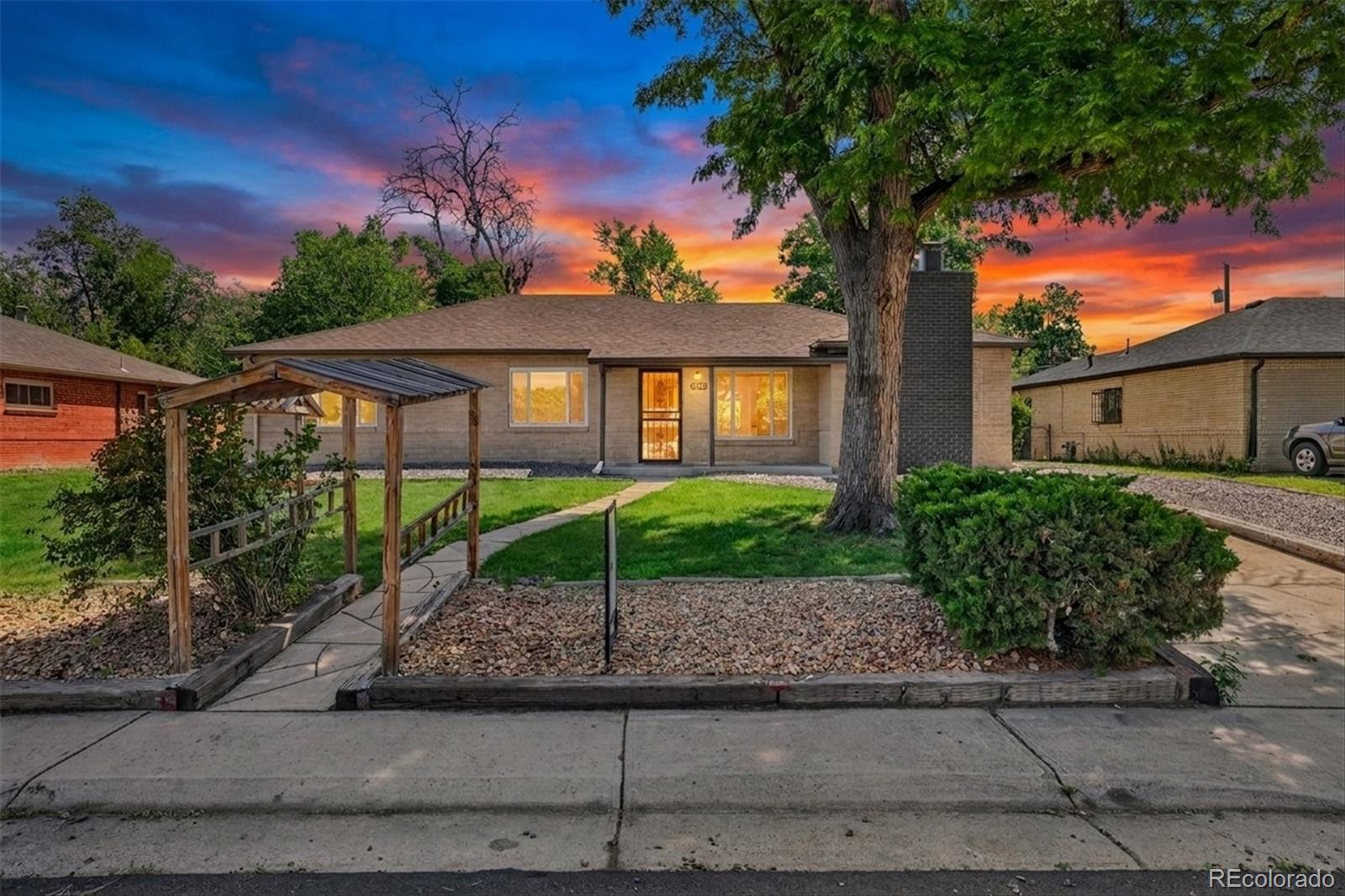 MLS Image #2 for 900  quentin street,aurora, Colorado