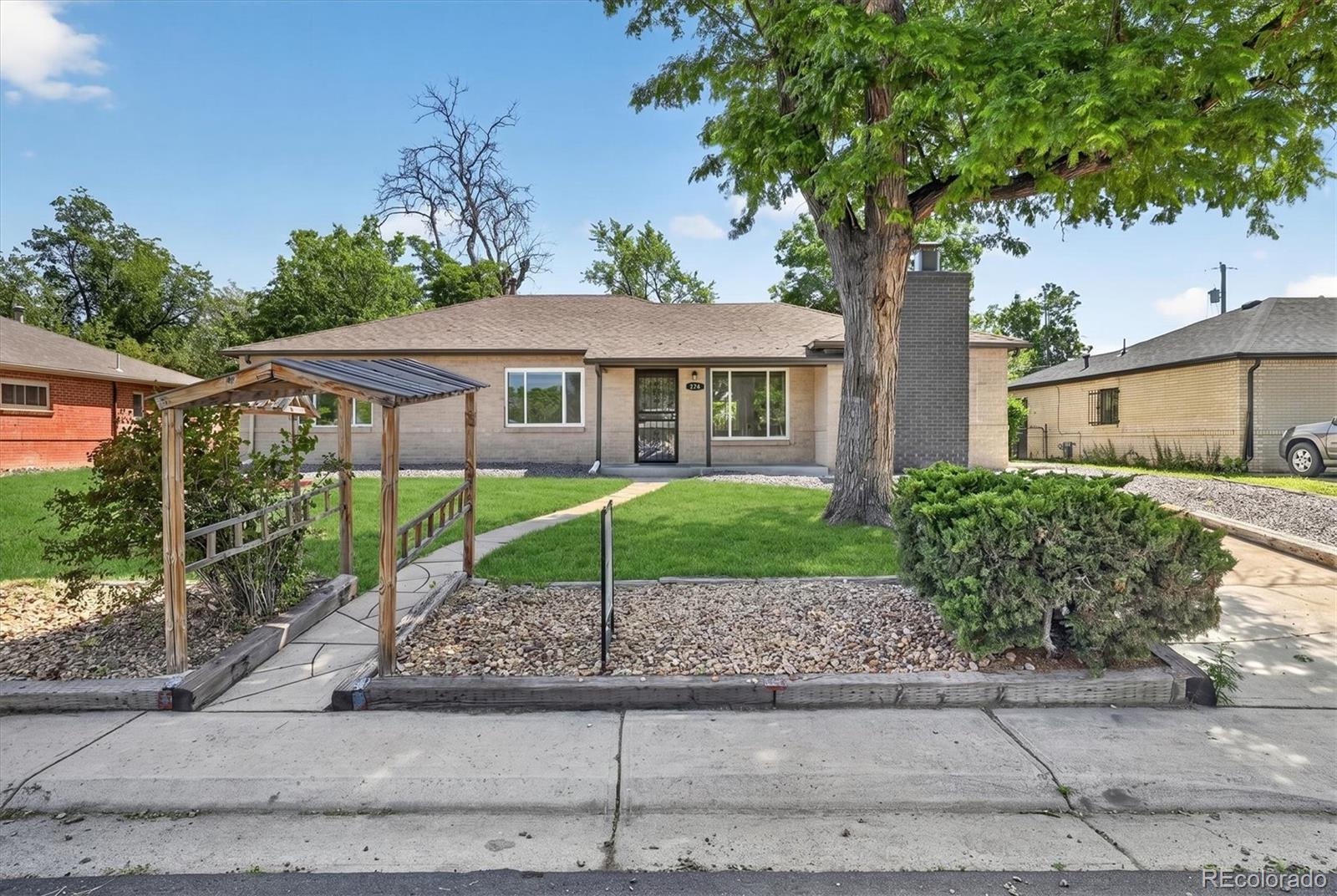 MLS Image #3 for 900  quentin street,aurora, Colorado