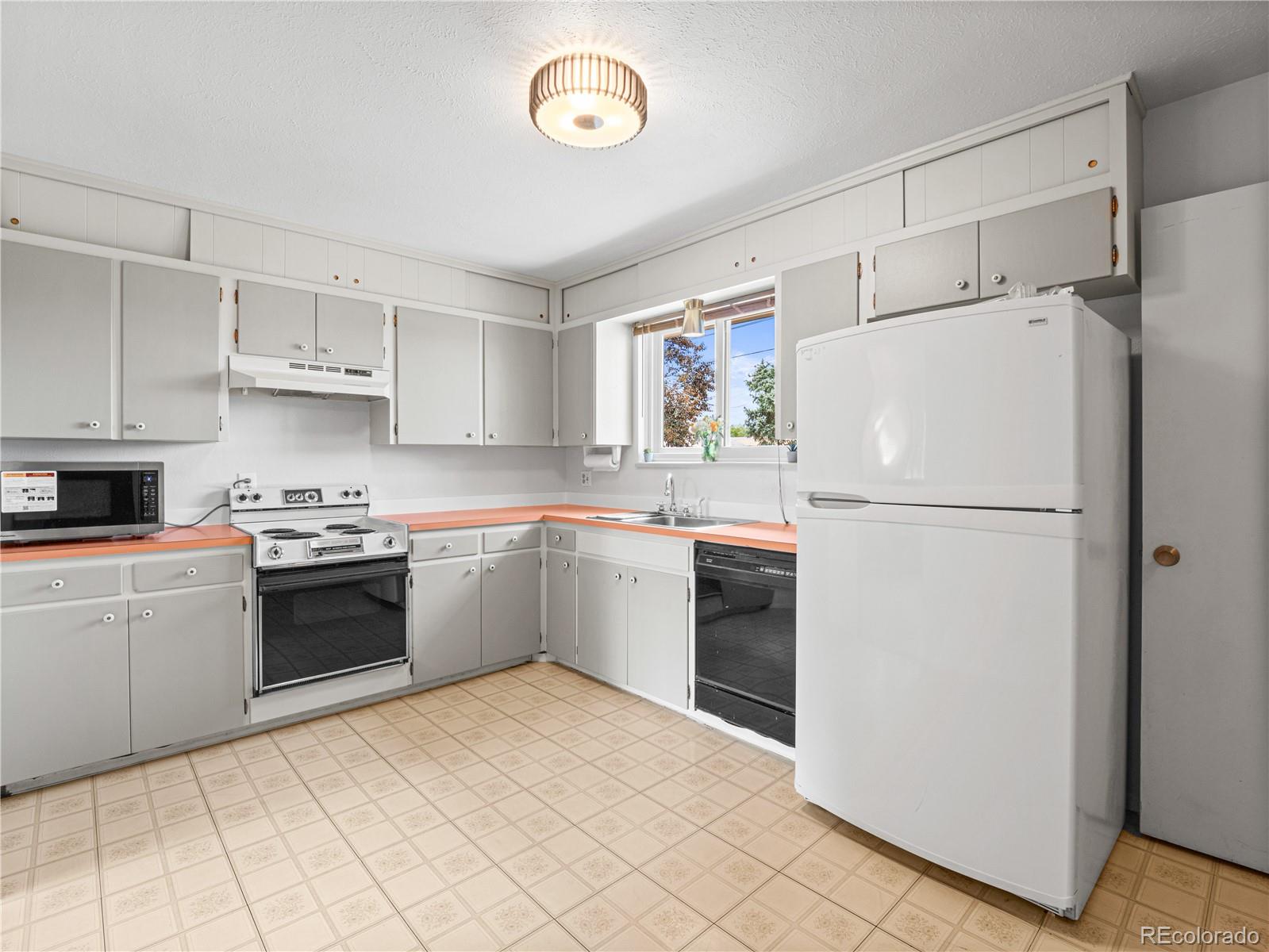 MLS Image #8 for 9265 w kentucky avenue,lakewood, Colorado