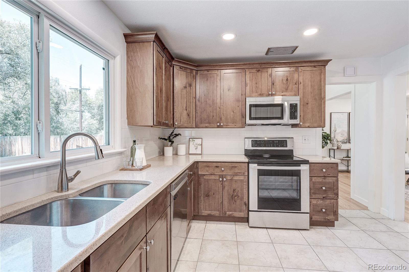 MLS Image #16 for 2861 s holly place,denver, Colorado