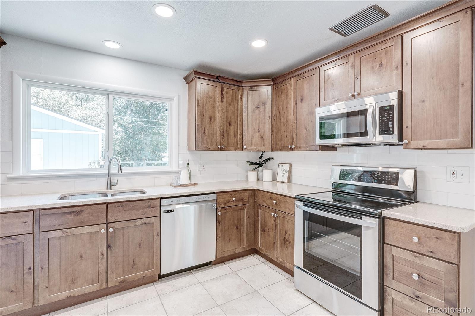 MLS Image #17 for 2861 s holly place,denver, Colorado
