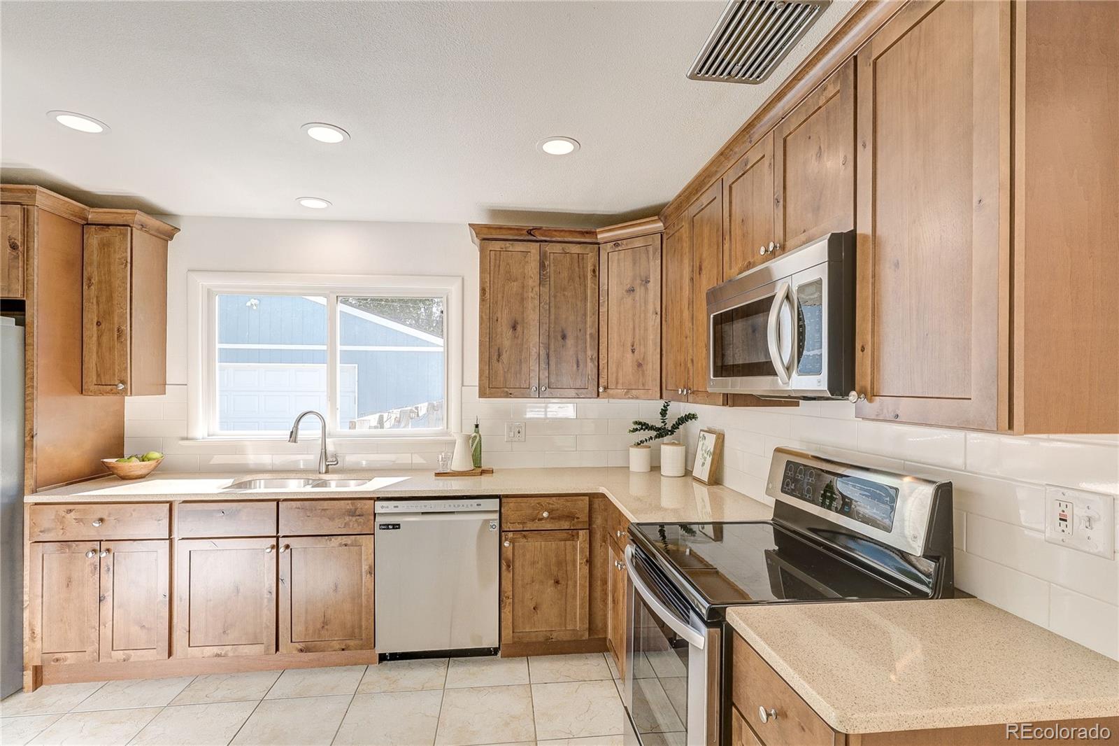 MLS Image #20 for 2861 s holly place,denver, Colorado