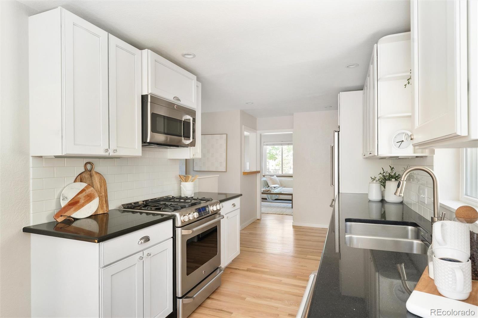 MLS Image #13 for 912  pontiac street,denver, Colorado