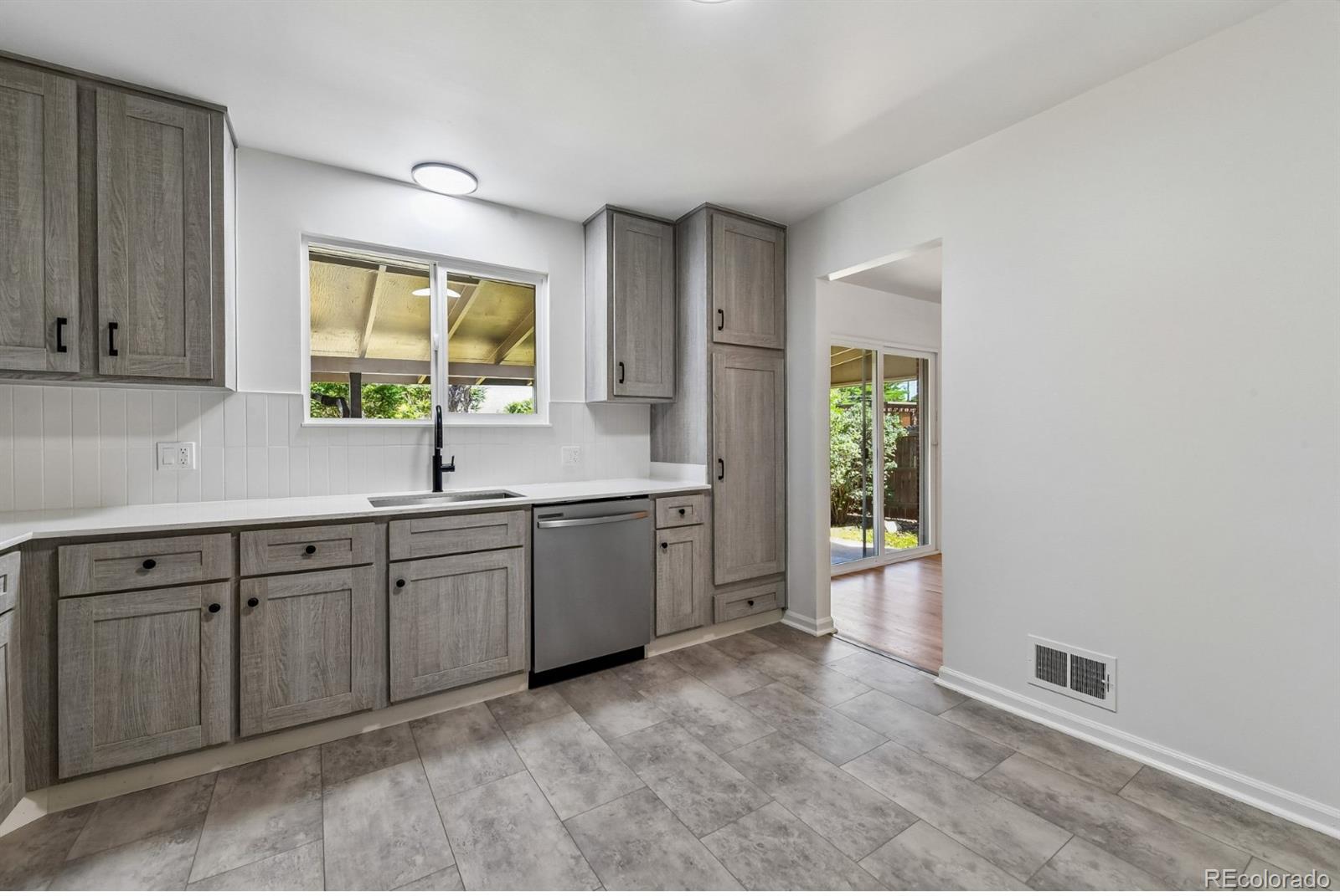 MLS Image #8 for 9944  bruce lane,denver, Colorado