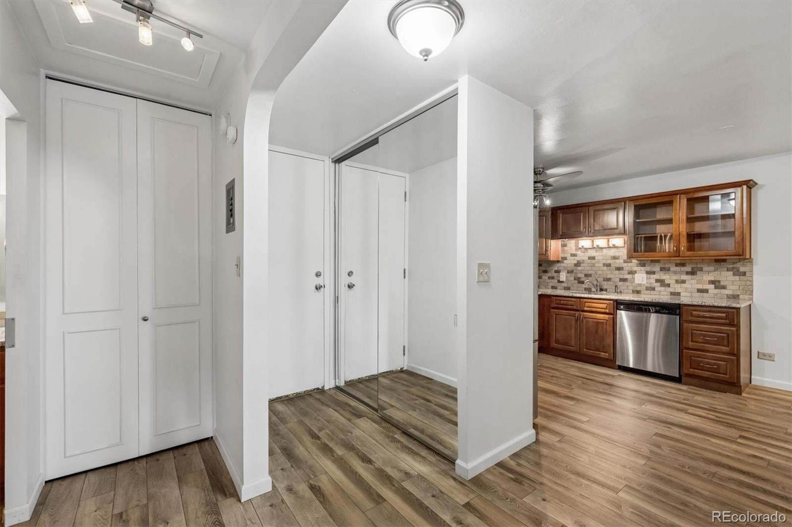 MLS Image #3 for 675 s clinton street 11b,denver, Colorado