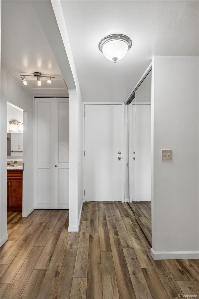 MLS Image #5 for 675 s clinton street 11b,denver, Colorado